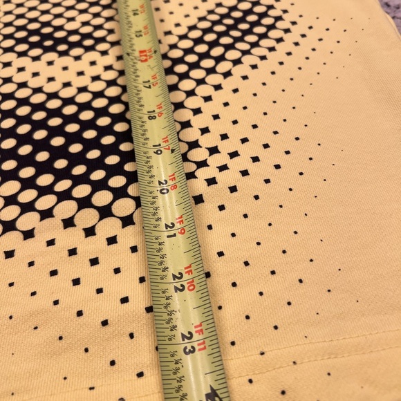 ZaraMen's Crewneck Sweater in Yellow with Black Graphic - Picture 6 of 9